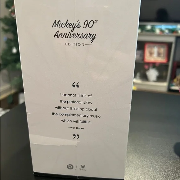 Beats Dr Dre Solo 3 Mickey 90th Anniv. Limited Edition Headphones - Picture 4 of 9